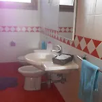 Cozy Ground-floor With Garden And Pool דירה ביביונה