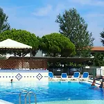 דירה Cozy Ground-floor With Garden And Pool *