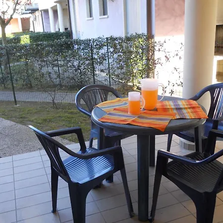 Appartamento Cozy Ground-floor With Garden And Pool
