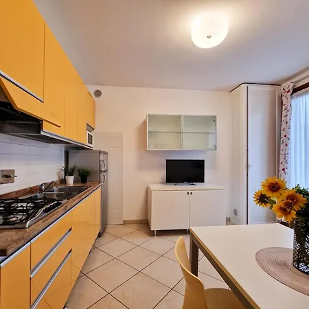 Cozy Ground-floor With Garden And Pool Apartamento *