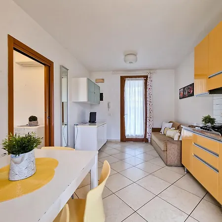Cozy Ground-floor With Garden And Pool Apartamento