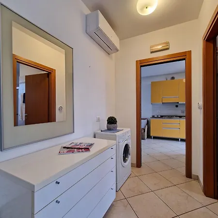 דירה Cozy Ground-floor With Garden And Pool ביביונה