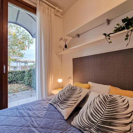 Cozy Ground-floor With Garden And Pool