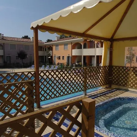 Cozy Ground-floor With Garden And Pool ביביונה