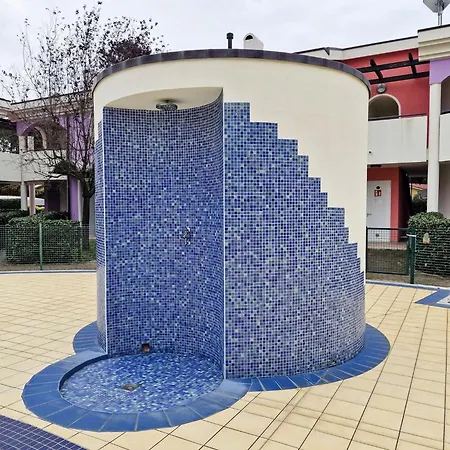 Apartamento Cozy Ground-floor With Garden And Pool Bibione
