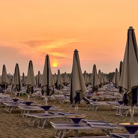Apartamento Cozy Ground-floor With Garden And Pool Bibione