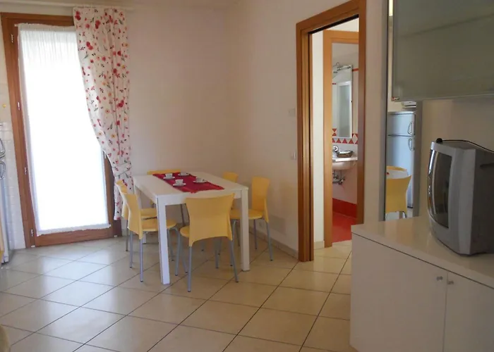 Cozy Ground-floor With Garden And Pool *